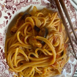 我が家の定番!!鶏肉と茄子のトマトソースパスタ